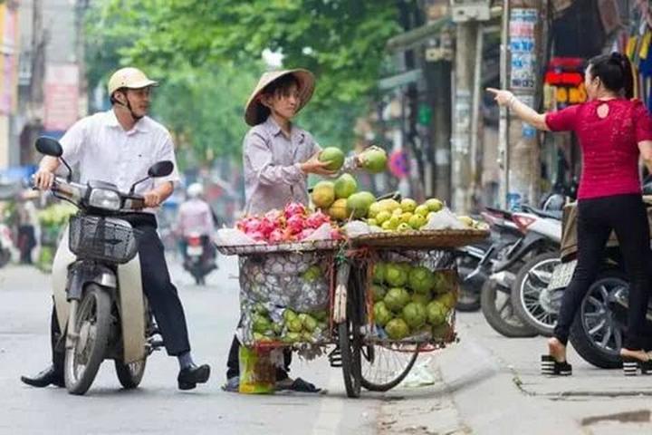 Hotspot Matrix và 2 kiểu áo hot nhất hè này: Giá chưa đến 100k mà giúp vóc dáng thon thả